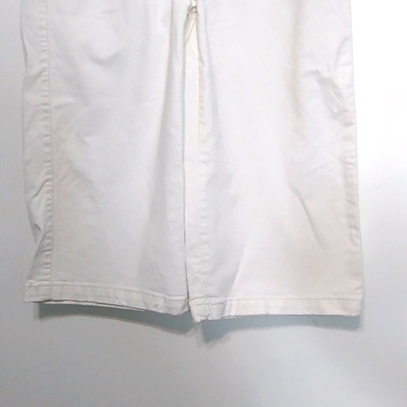 Levi's - White 542 Low Capri Length Jeans - Size 8 - Picture 3 of 6